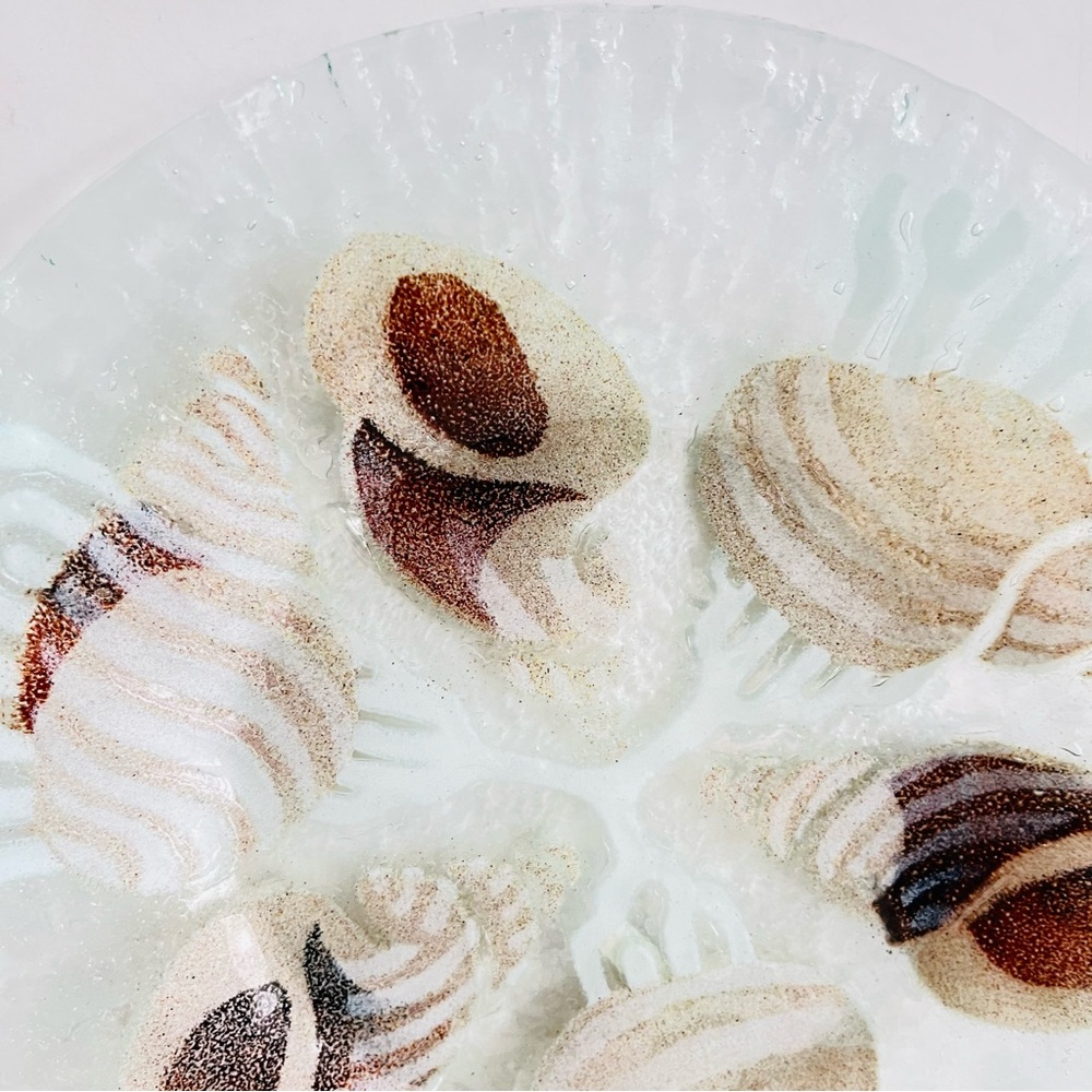 Sydenstricker Nautical Seashell fused glass plate - Picture 5 of 10